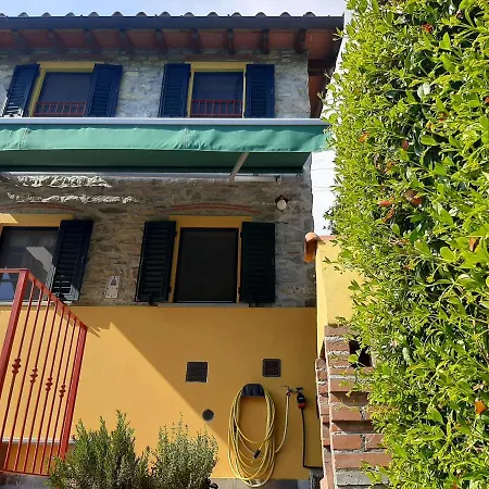 Chalet Deliziosa Casetta Sull'appennino Toscano Montefegatesi